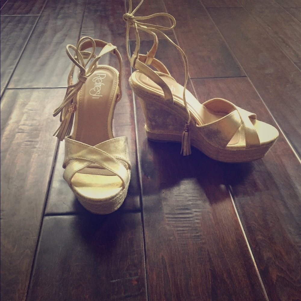 Gold Wedges, NEW